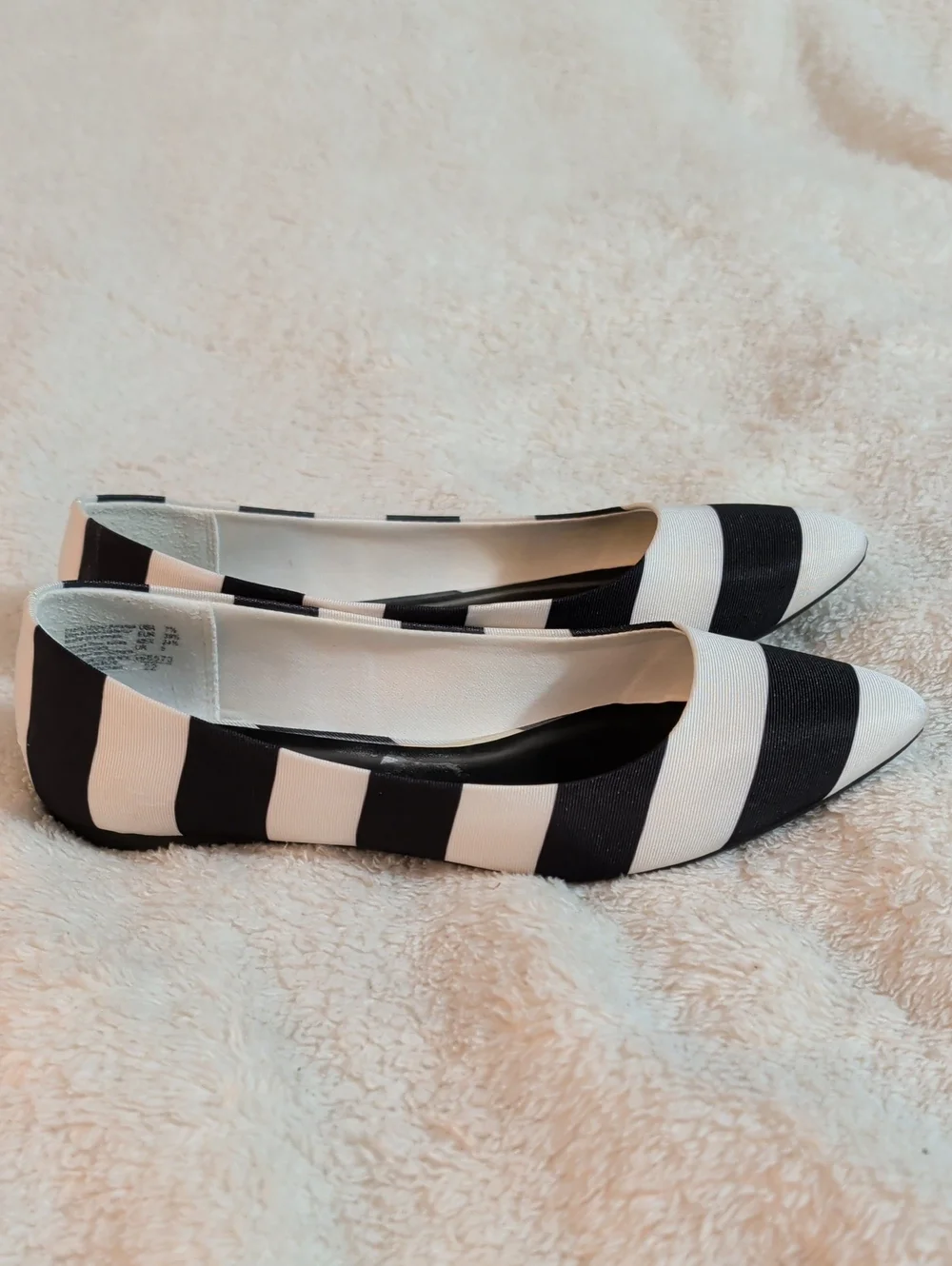 NIB Christian Siriano for Payless Gigi Striped Pointed Toe Flats - Size 7.5